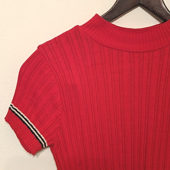 Red with black white striped crop top - Picture 4 of 6